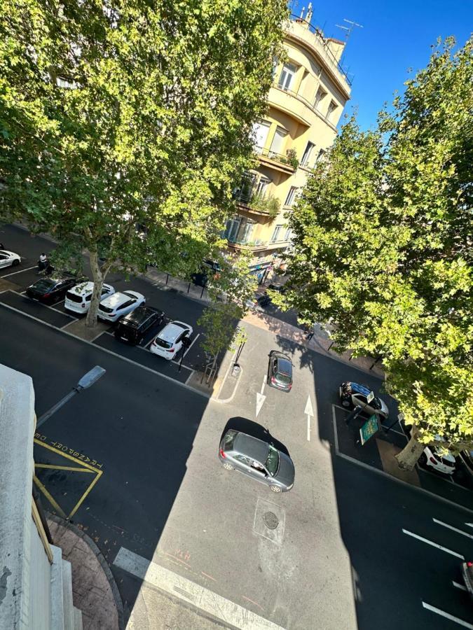 Appartement Lumineux Et Spacieux 2 Chambres Avec Parking Gratuit Dans La Rue Perpignan Extérieur photo