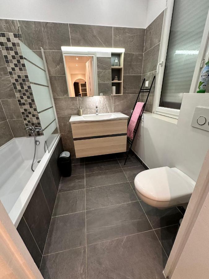 Appartement Lumineux Et Spacieux 2 Chambres Avec Parking Gratuit Dans La Rue Perpignan Extérieur photo